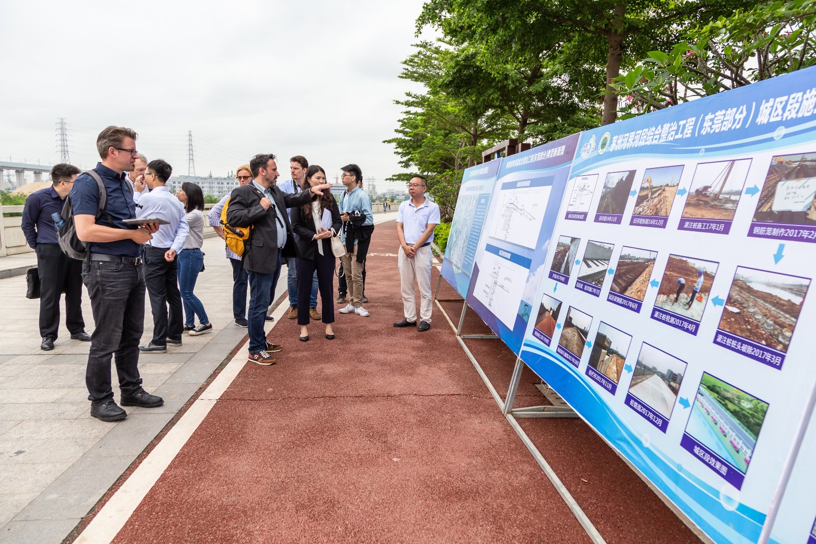 代表团一行了解茅洲河界河段综合整治工程(东莞部分)情况 代表团一行了解茅洲河界河段综合整治工程(东莞部分)情况