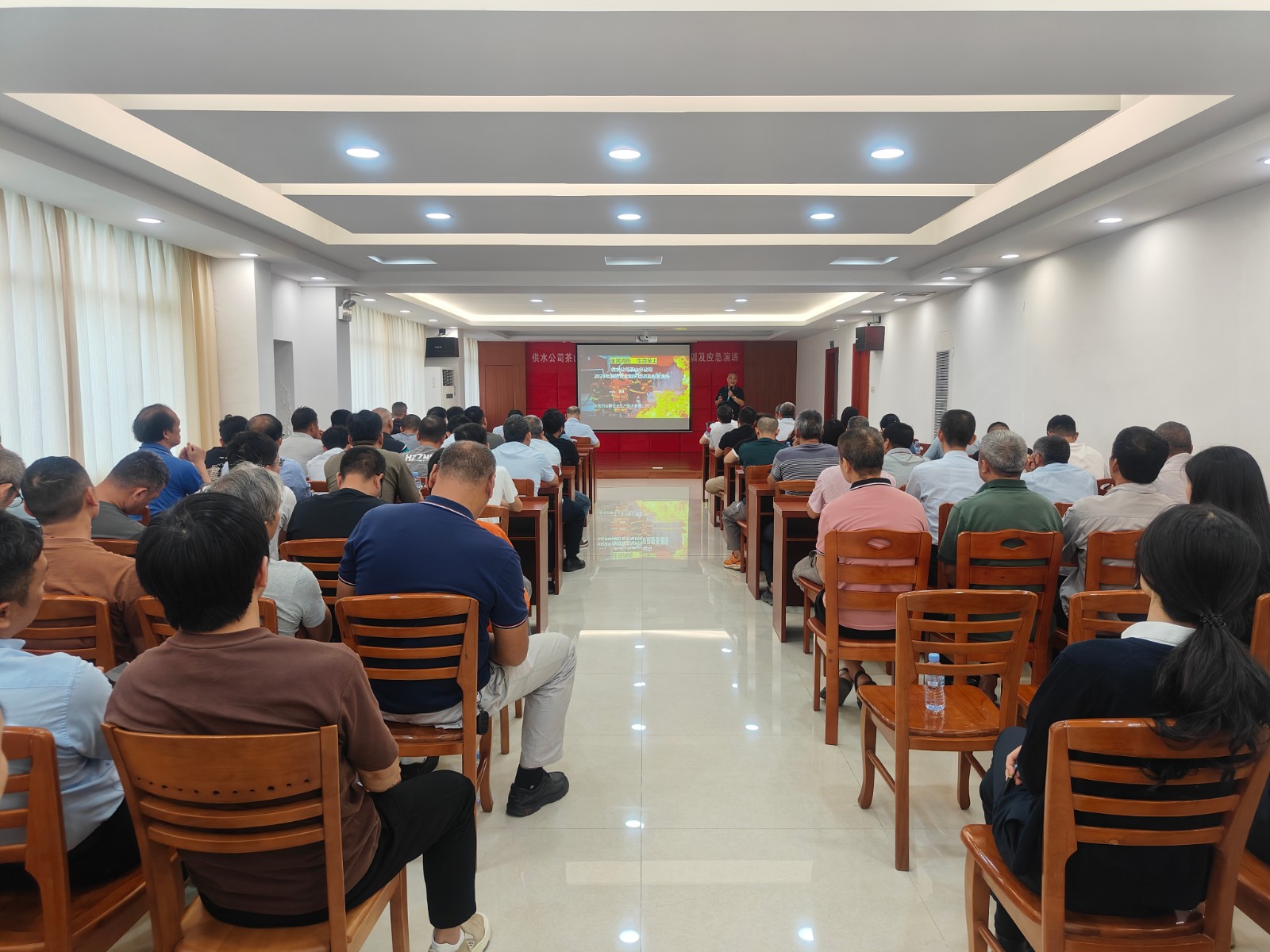 开展消防安全知识培训讲座 (2).jpg